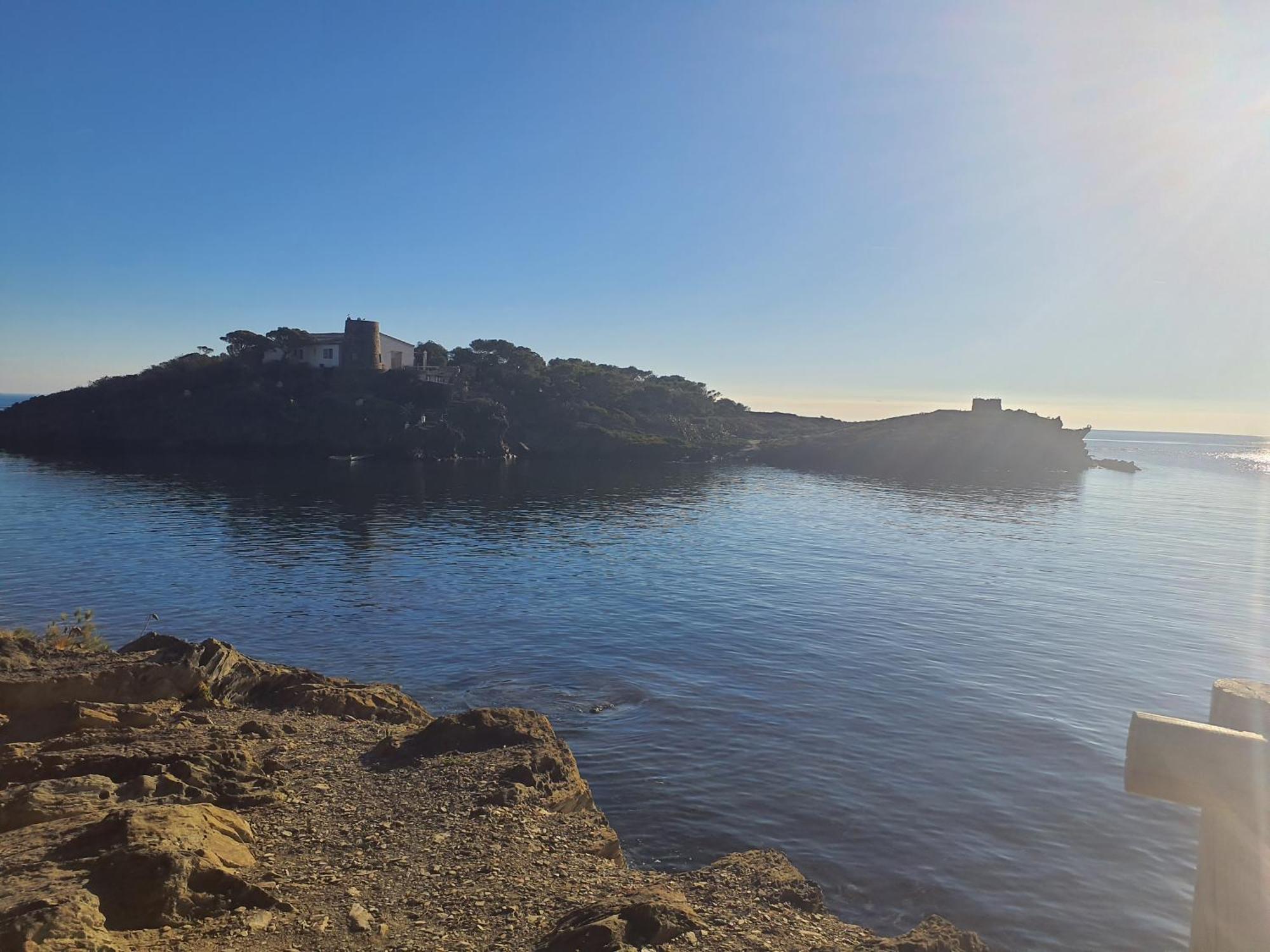 Isla Privada En Cadaques De Ensueno Con 11 Habitaciones Dobles Con Bano Privado Y Piscina Exterior photo